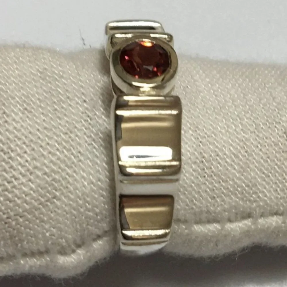 Garnet Ring Size 8.25 Sterling Silver 925 Scalloped Band Red January Birthstone